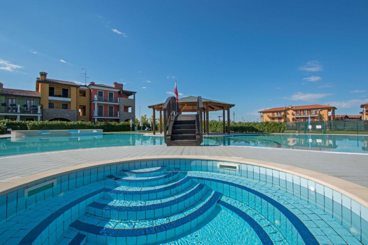 Baglio Degli Ulivi 3 Apartment By Wonderful Italy Sirmione Luaran gambar