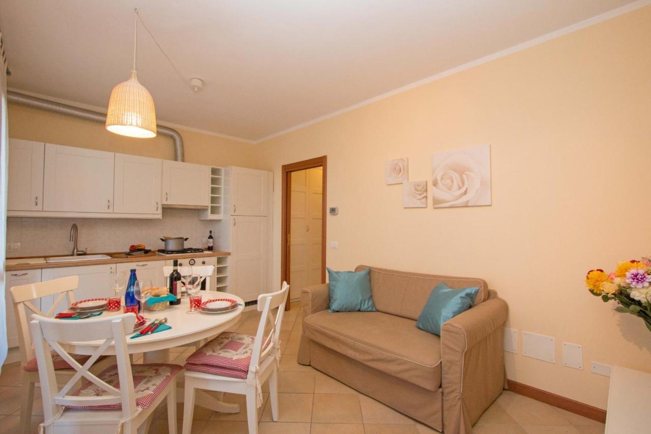 Baglio Degli Ulivi 3 Apartment By Wonderful Italy Sirmione Luaran gambar