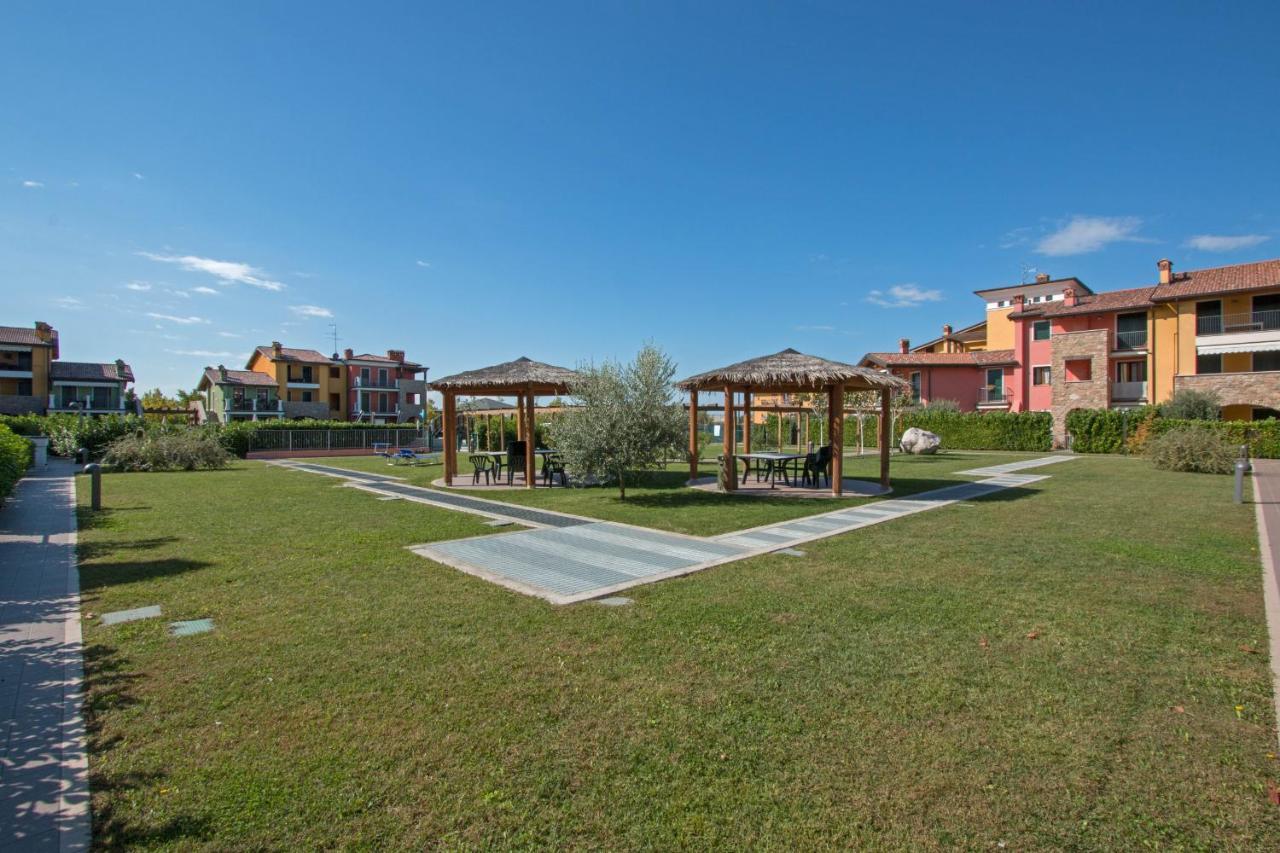 Baglio Degli Ulivi 3 Apartment By Wonderful Italy Sirmione Luaran gambar