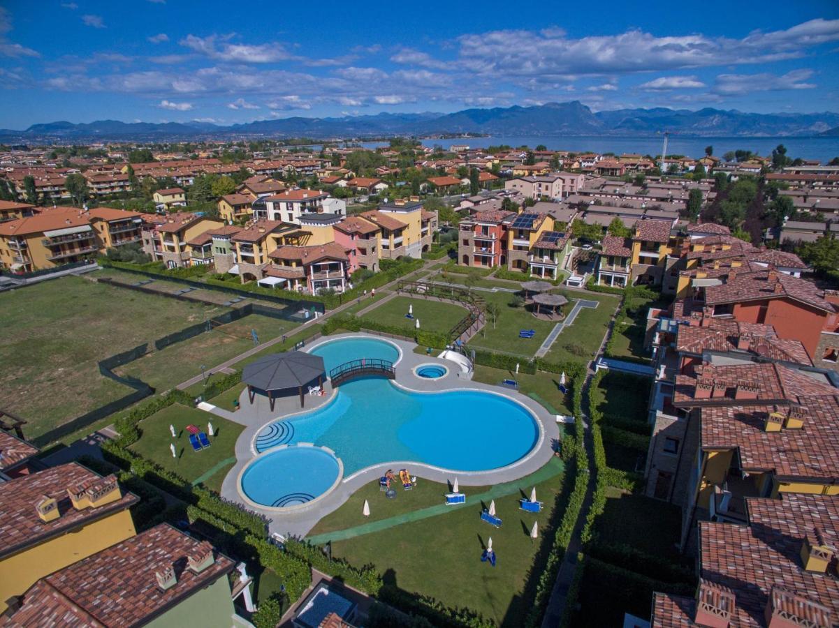 Baglio Degli Ulivi 3 Apartment By Wonderful Italy Sirmione Luaran gambar